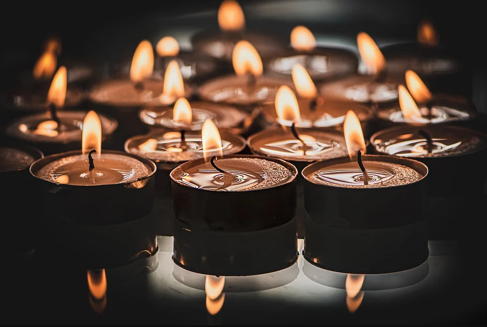 What Should I Look for When Buying a Candle? The Glory Candle